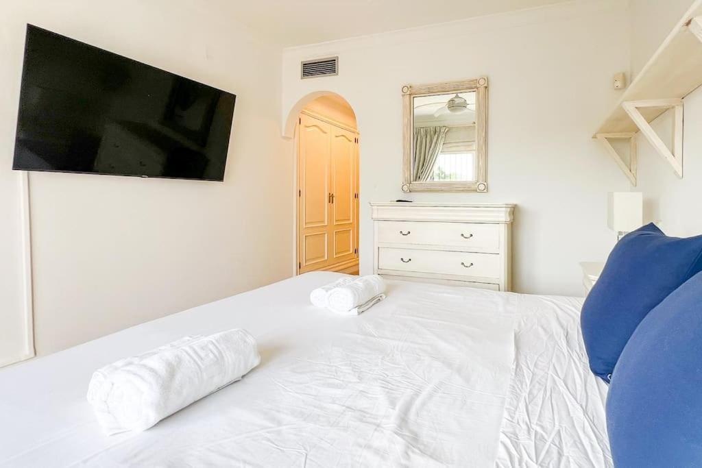 Oleholidays Adosado Alzambra Vasari Puerto Banus Сasa de vacaciones Marbella