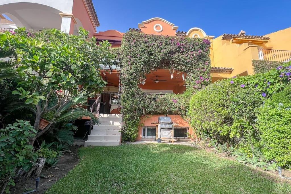 Сasa de vacaciones Oleholidays Adosado Alzambra Vasari Puerto Banus Marbella